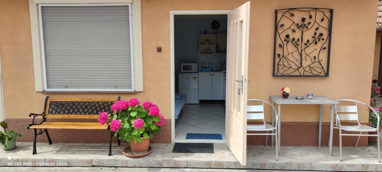 Hodosi Apartman Appartement Veľký Meder Buitenkant foto