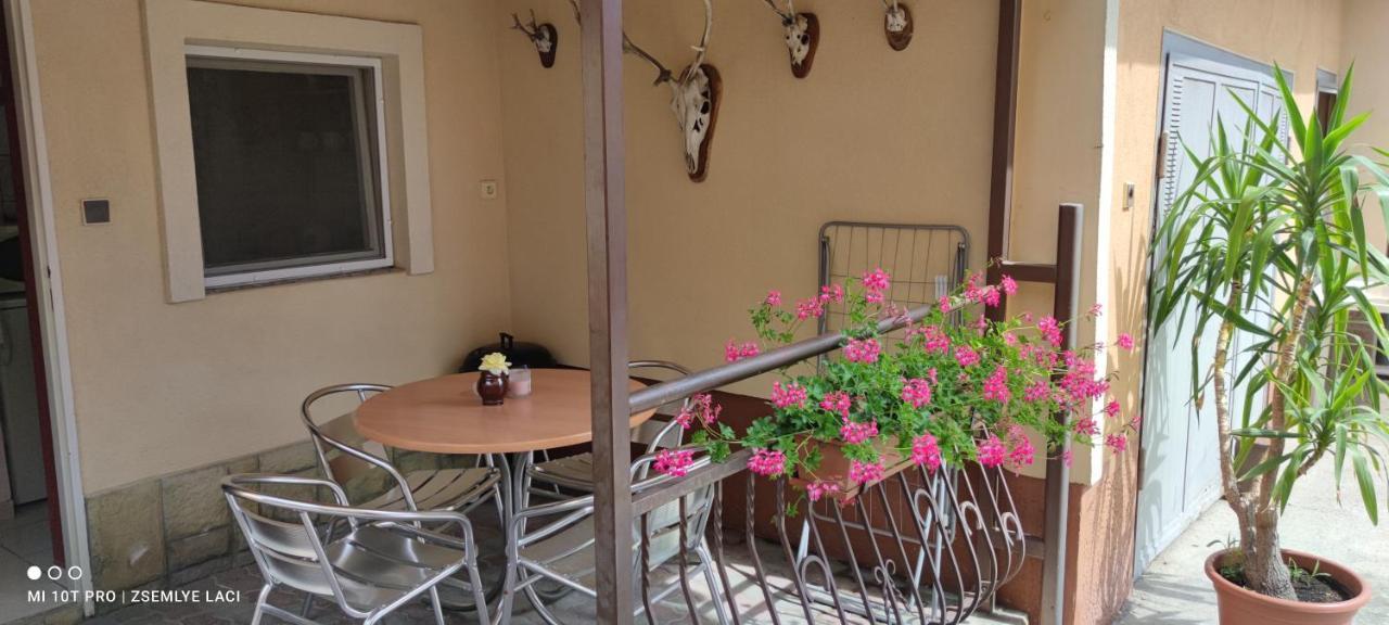 Hodosi Apartman Appartement Veľký Meder Buitenkant foto