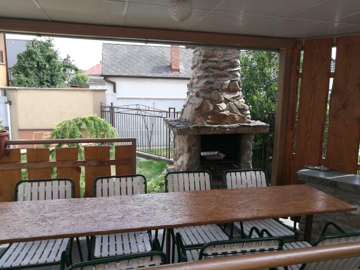 Hodosi Apartman Appartement Veľký Meder Buitenkant foto